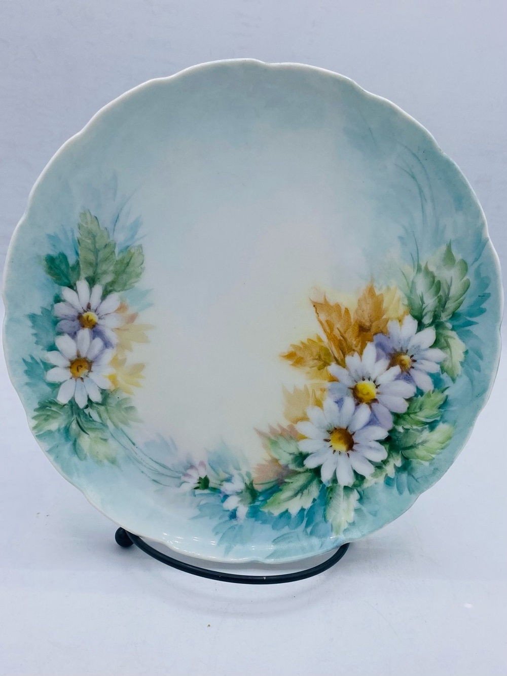 Vintage Hand Painted Daisies Floral Design Scalloped Edge Cabinet Plate Decor